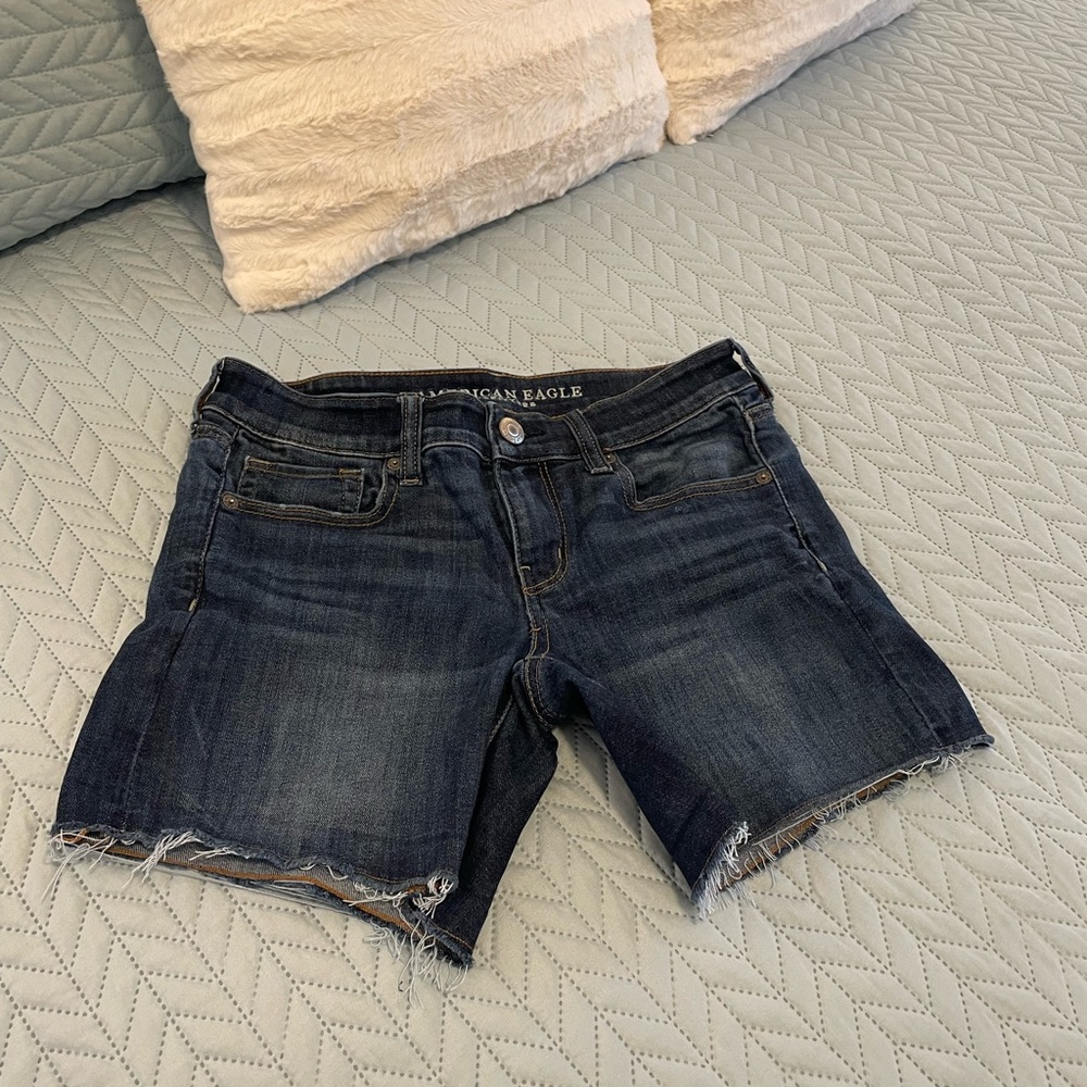 American Eagle Women's Next Level Stretch Midi Dark Blue Washed Denim Shorts  4